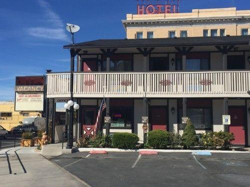 Jim Butler Inn&Suites Tonopah Zimmer foto